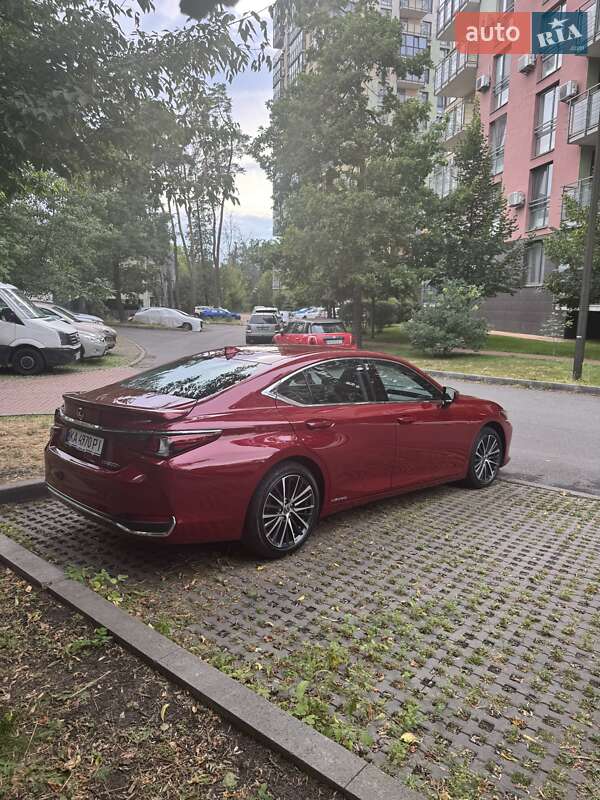 Седан Lexus ES 2022 в Киеве
