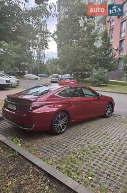 Седан Lexus ES 2022 в 