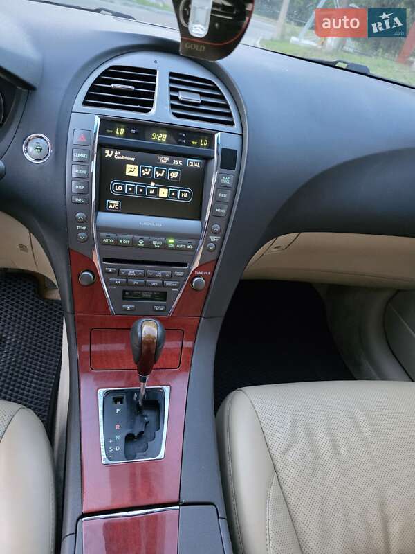 Седан Lexus ES 2007 в Ровно