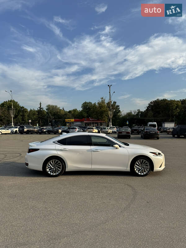 Седан Lexus ES 2023 в Харькове