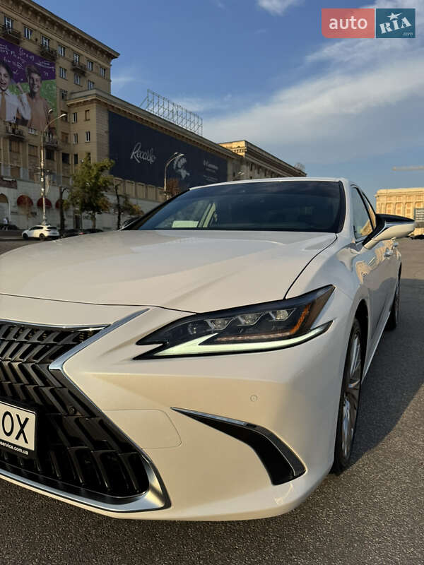 Седан Lexus ES 2023 в Харькове