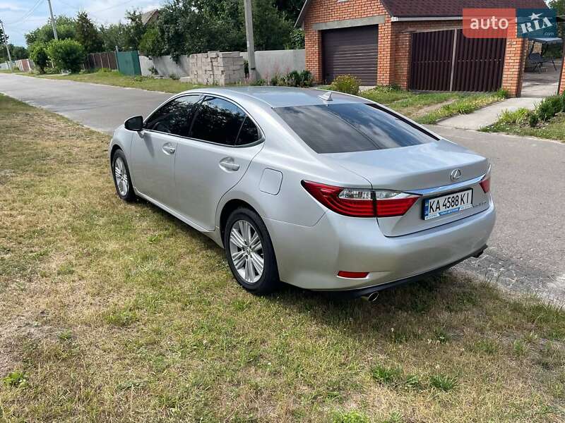 Седан Lexus ES 2014 в Киеве