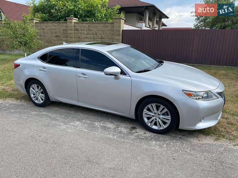 Седан Lexus ES 2014 в Киеве
