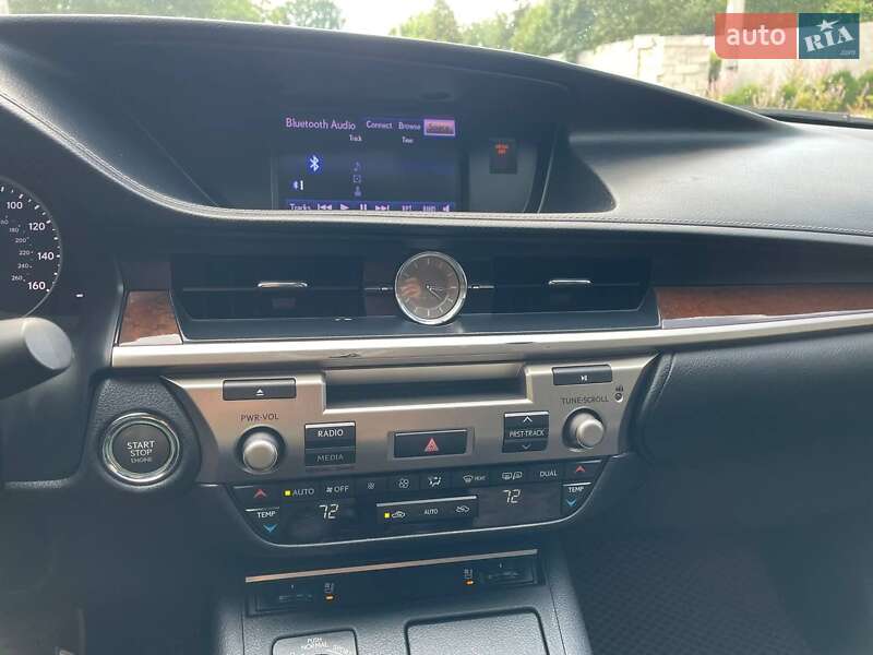Седан Lexus ES 2014 в Киеве