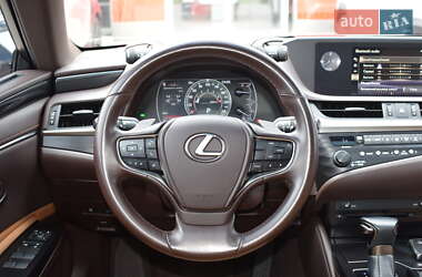 Седан Lexus ES 2019 в 