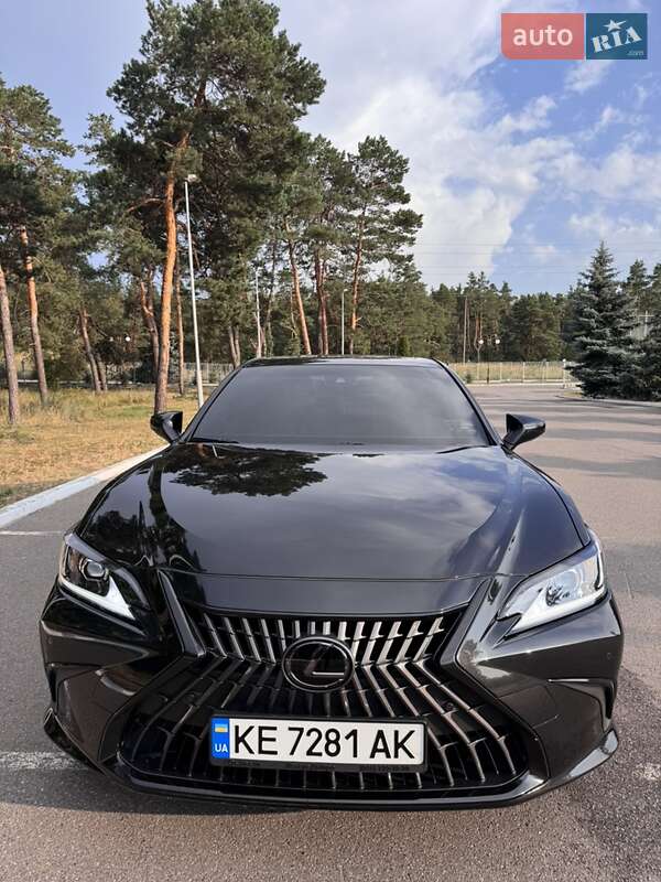 Седан Lexus ES 2022 в Киеве