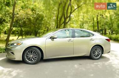 Седан Lexus ES 2018 в Киеве