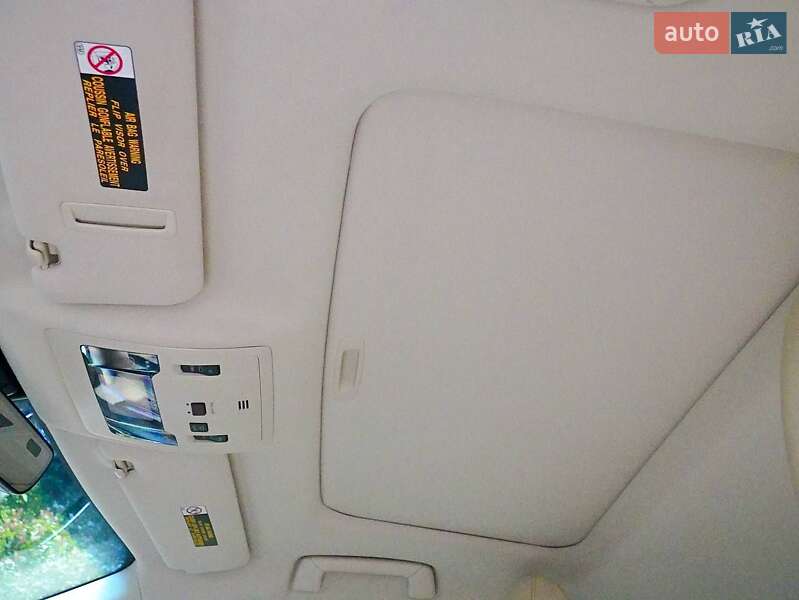 Седан Lexus ES 2018 в Киеве