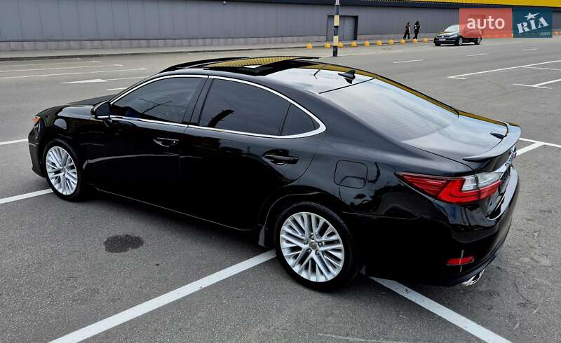 Седан Lexus ES 2014 в Киеве