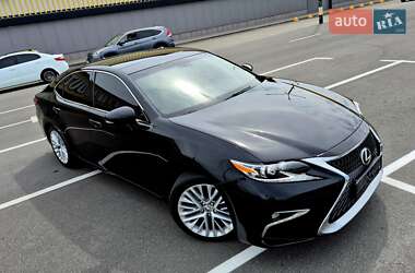 Седан Lexus ES 2014 в Киеве