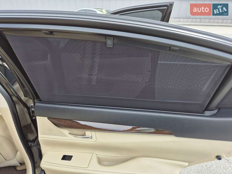 Седан Lexus ES 2014 в Киеве