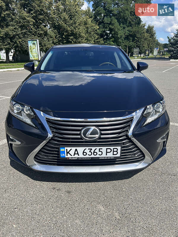 Седан Lexus ES 2015 в Киеве фото 3 Седан Lexus ES 2015 в Киеве
