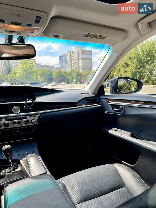 Седан Lexus ES 2015 в Киеве фото 19 Седан Lexus ES 2015 в Киеве