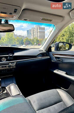 Седан Lexus ES 2015 в 