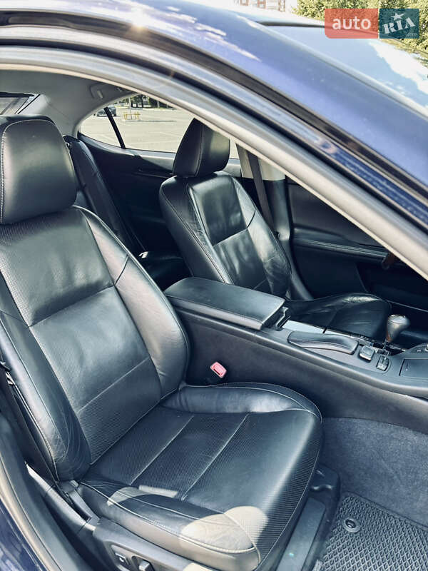 Седан Lexus ES 2015 в Киеве фото 25 Седан Lexus ES 2015 в Киеве