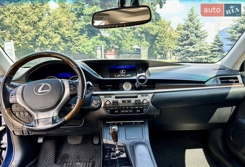 Седан Lexus ES 2015 в Киеве фото 21 Седан Lexus ES 2015 в Киеве