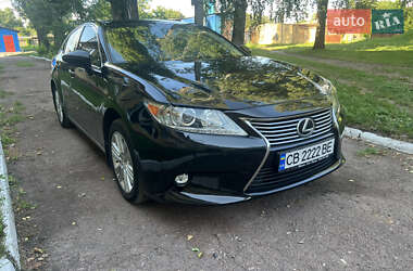 Седан Lexus ES 2015 в Прилуках