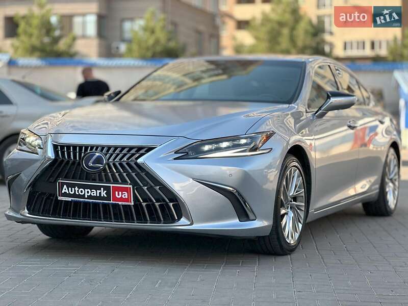 Lexus ES 2022