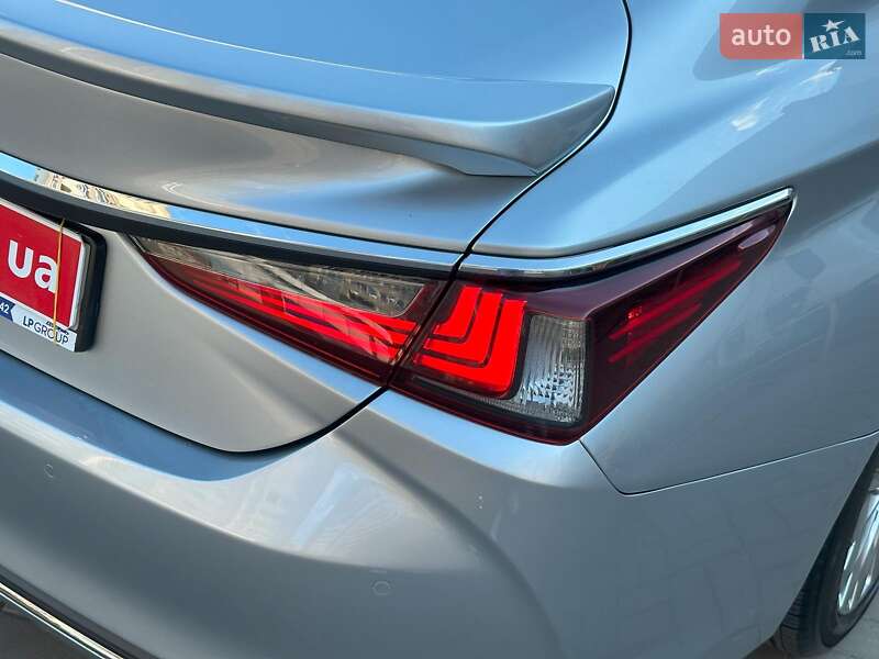 Седан Lexus ES 2022 в Одессе