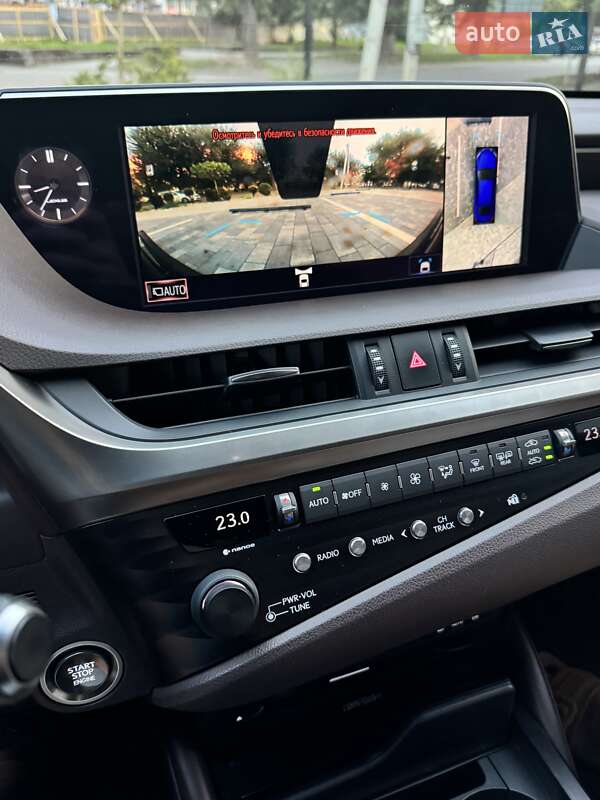 Седан Lexus ES 2018 в Києві