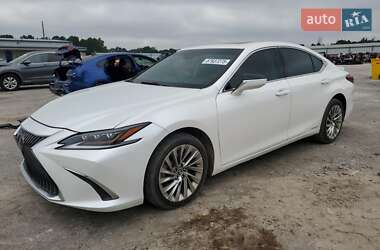 Lexus ES 2019