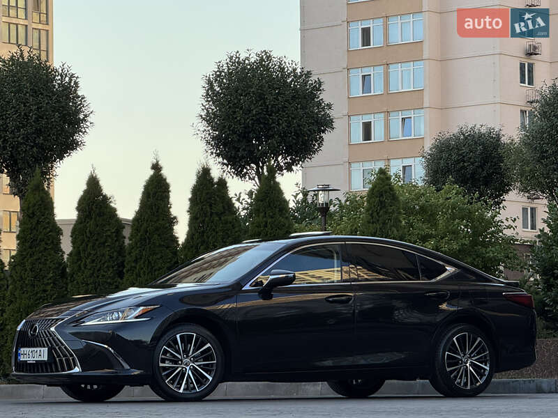 Седан Lexus ES 2023 в Одесі
