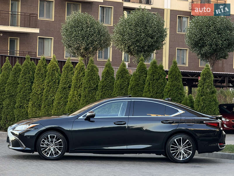 Седан Lexus ES 2023 в Одесі