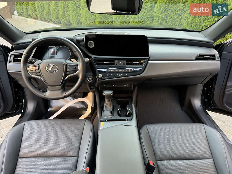 Седан Lexus ES 2023 в Одесі
