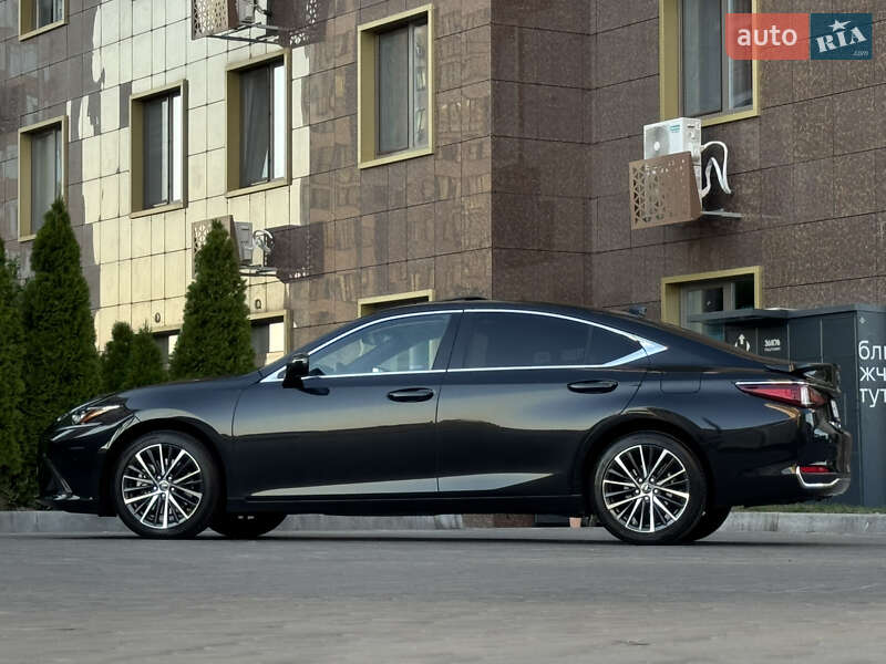 Седан Lexus ES 2023 в Одесі