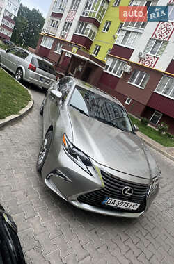 Седан Lexus ES 2014 в Полтаве