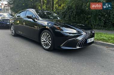 Седан Lexus ES 2022 в Львові