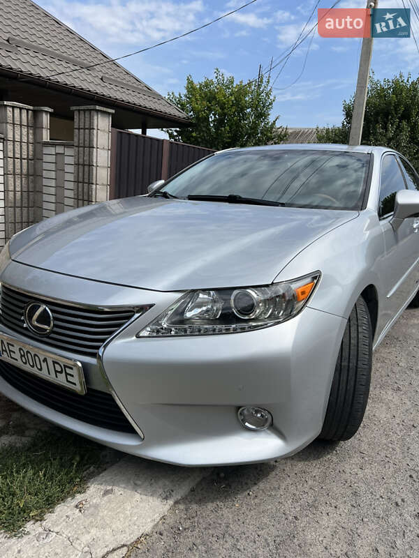 Седан Lexus ES 2013 в Кам'янському