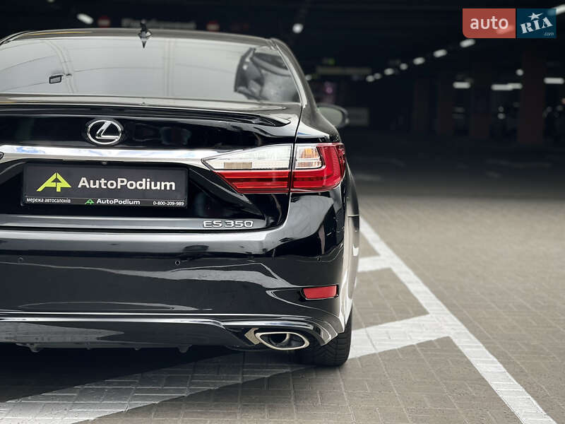 Седан Lexus ES 2016 в Киеве