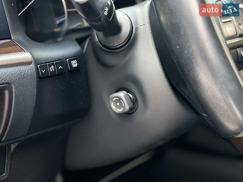 Седан Lexus ES 2016 в Киеве