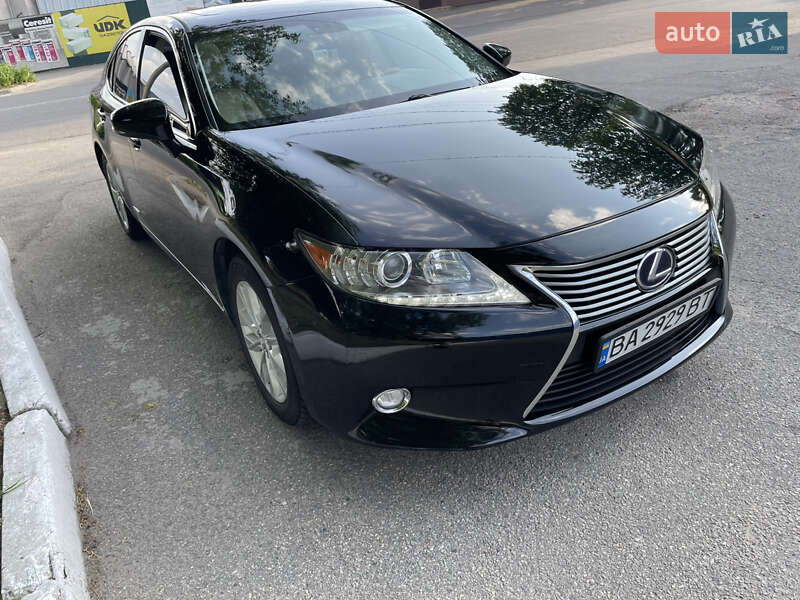 Седан Lexus ES 2014 в Кропивницькому