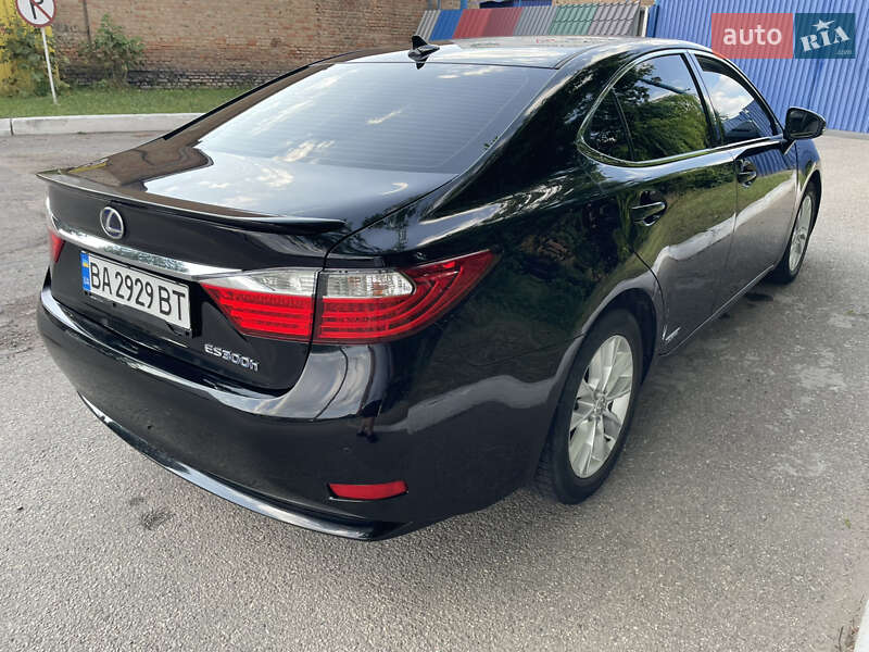 Седан Lexus ES 2014 в Кропивницькому