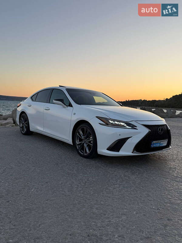 Седан Lexus ES 2020 в Миколаєві