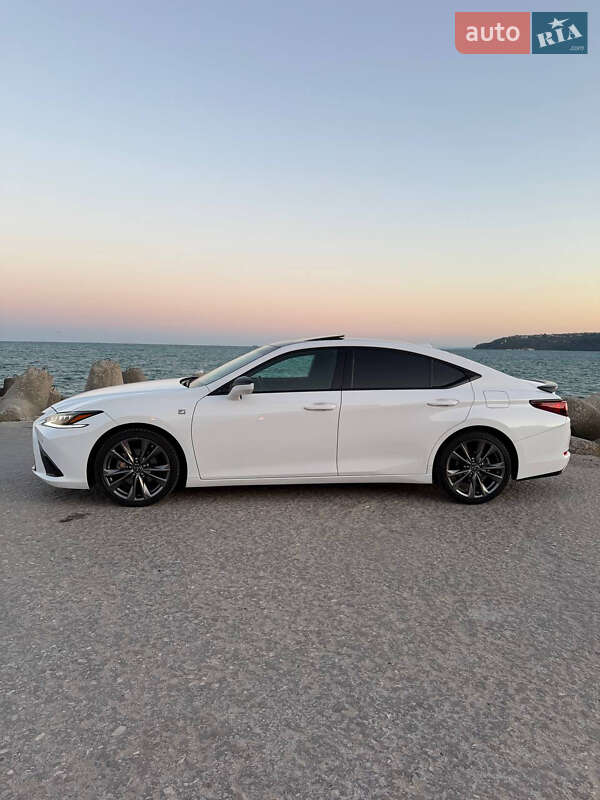 Седан Lexus ES 2020 в Миколаєві