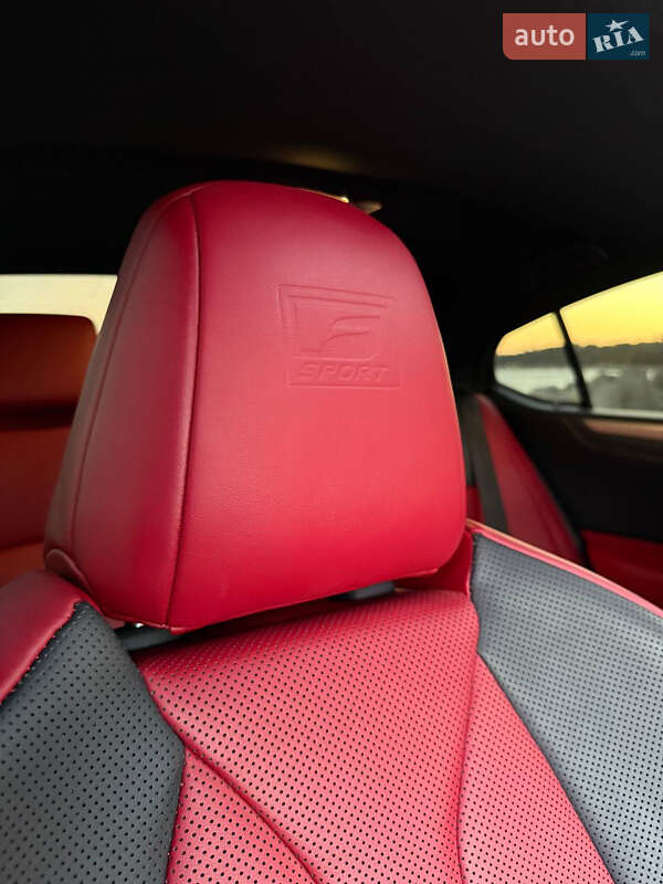 Седан Lexus ES 2020 в Миколаєві