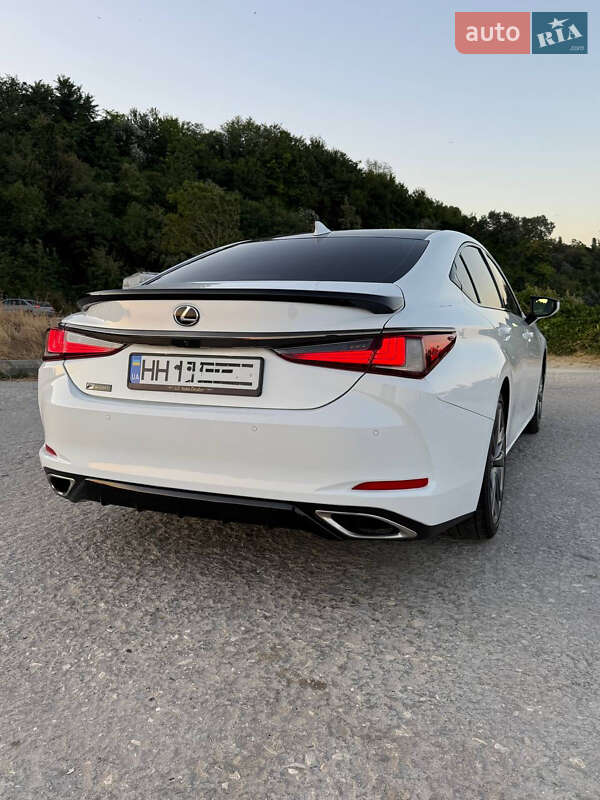 Седан Lexus ES 2020 в Миколаєві