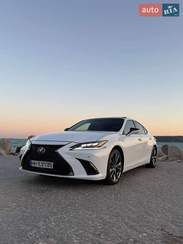 Седан Lexus ES 2020 в Миколаєві