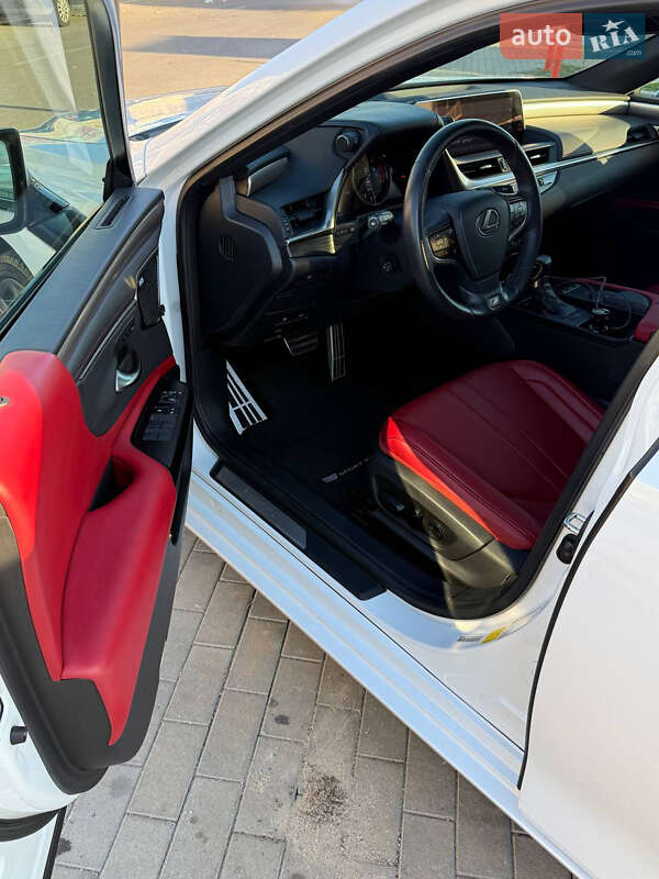 Седан Lexus ES 2020 в Миколаєві