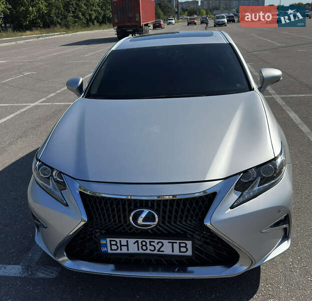 Седан Lexus ES 2014 в Кропивницком