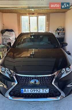 Седан Lexus ES 2017 в Яготині