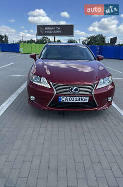 Седан Lexus ES 2013 в Умані