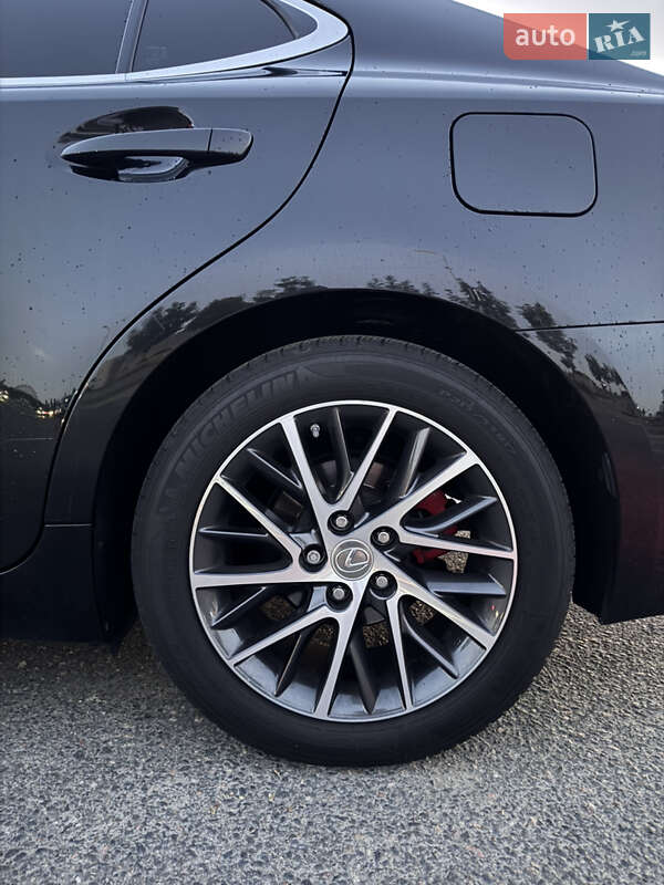 Седан Lexus ES 2018 в Черкассах