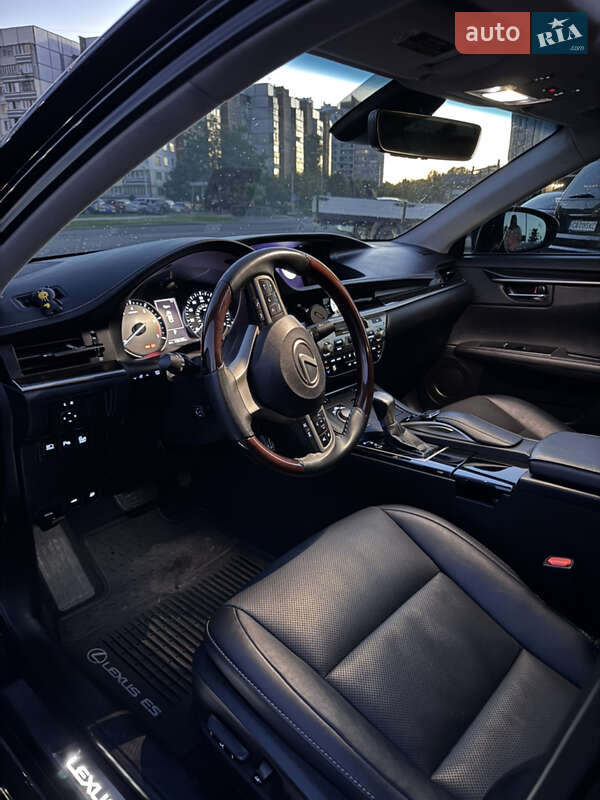 Седан Lexus ES 2018 в Черкассах