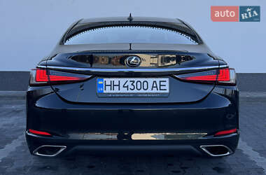 Седан Lexus ES 2019 в 