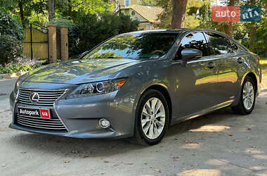 Седан Lexus ES 2014 в Києві