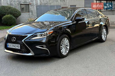 Седан Lexus ES 2016 в Киеве